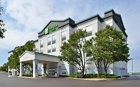 Holiday Inn And Suites Overland Park Convention Center